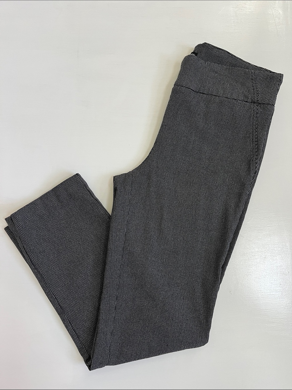 HILARY RADLEY Slim Straight Ankle Pants in Subtle Houndstooth Pattern - Picture 4 of 5